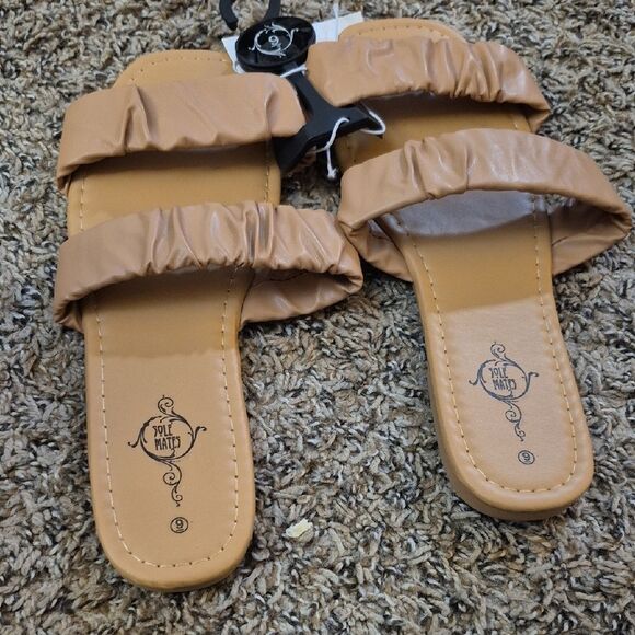 Tan Women's Double Strap Faux Leather Sandals sz 9 - Picture 2 of 8